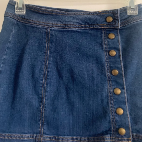 Free People Denim Keep on Rocking Asymmetical Button Up Skirt size 0 - Picture 5 of 10